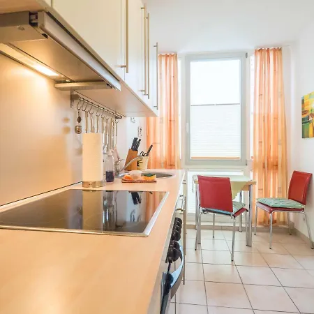 Nr_ 05 Im Sonnenbad *